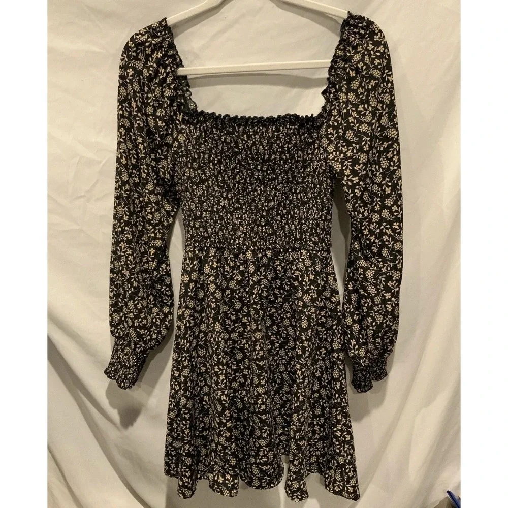 Floral Smocked Dress Womens Small Black Square Neck Long Sleeve Fit & Flare Boho